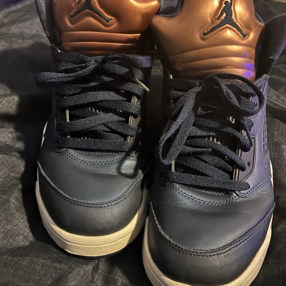 Jordan Men's Dark Blue and Bronze Sneakers